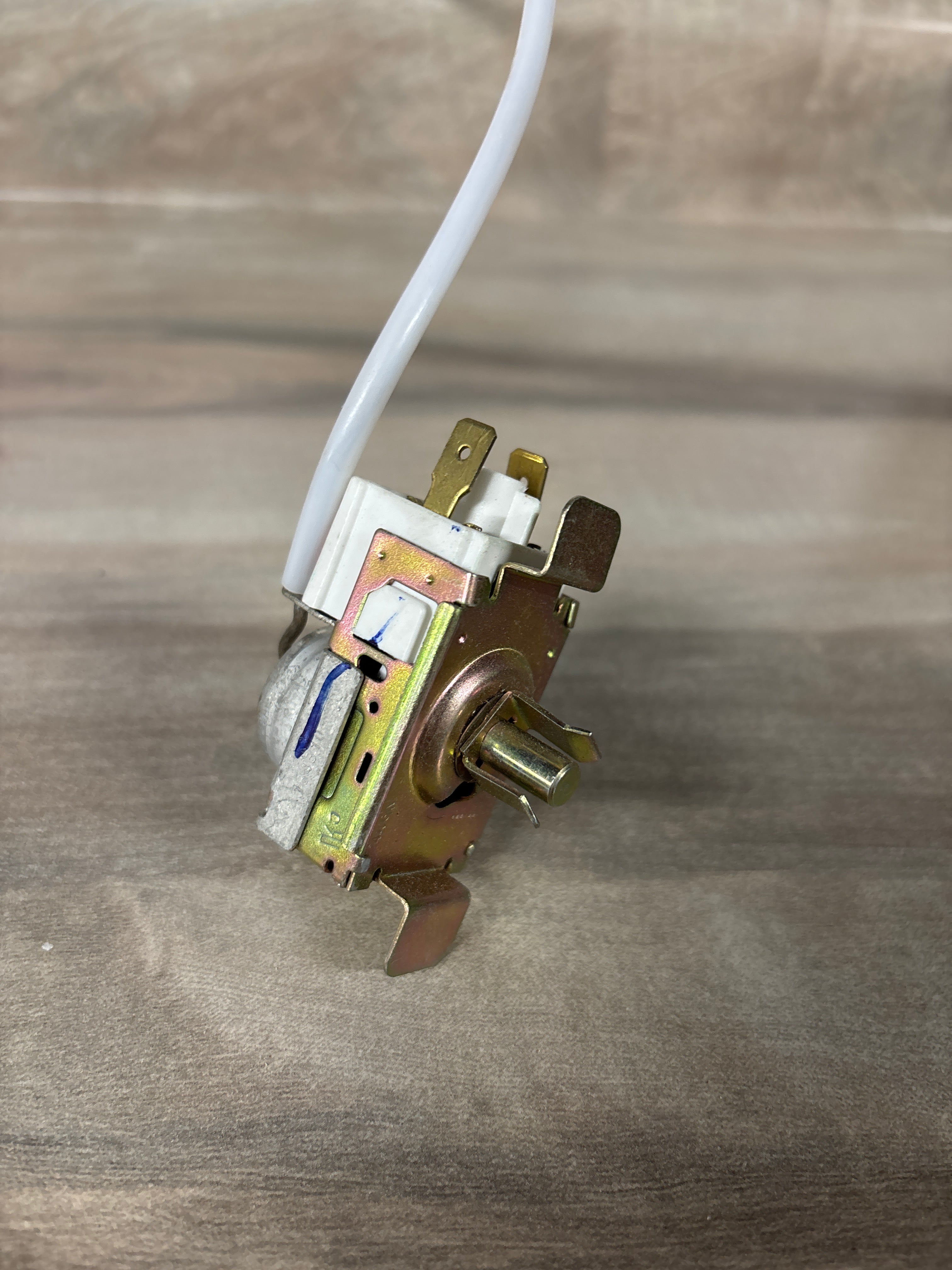 Electrolux Refrigerator Temp Control 241537103