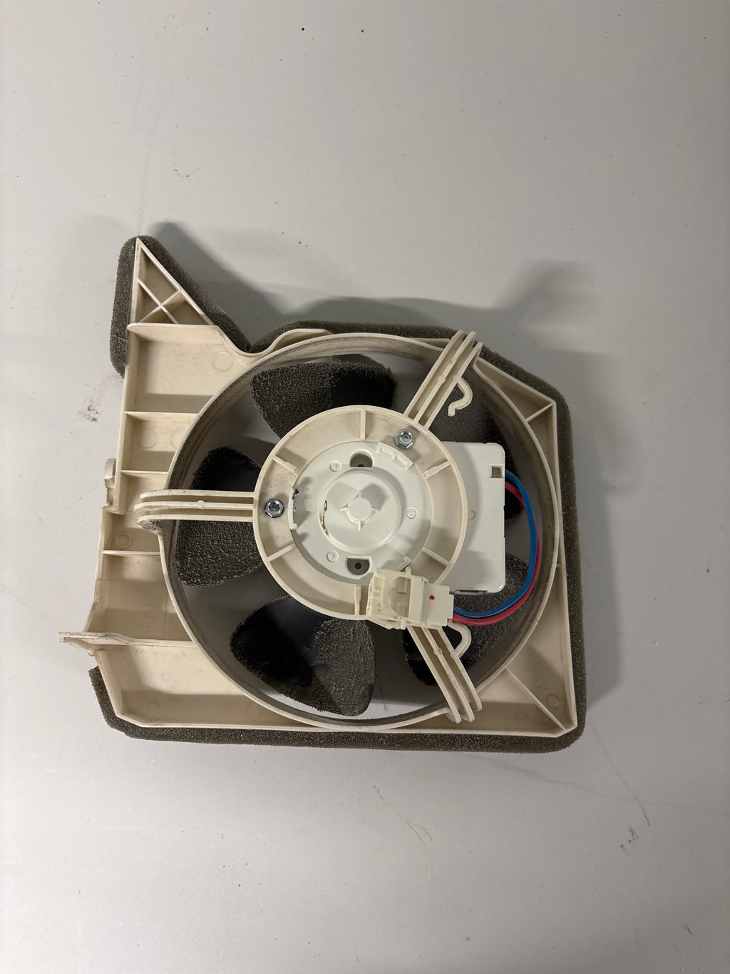 Refrigerator Condenser Fan Motor Assembly 5304519734
