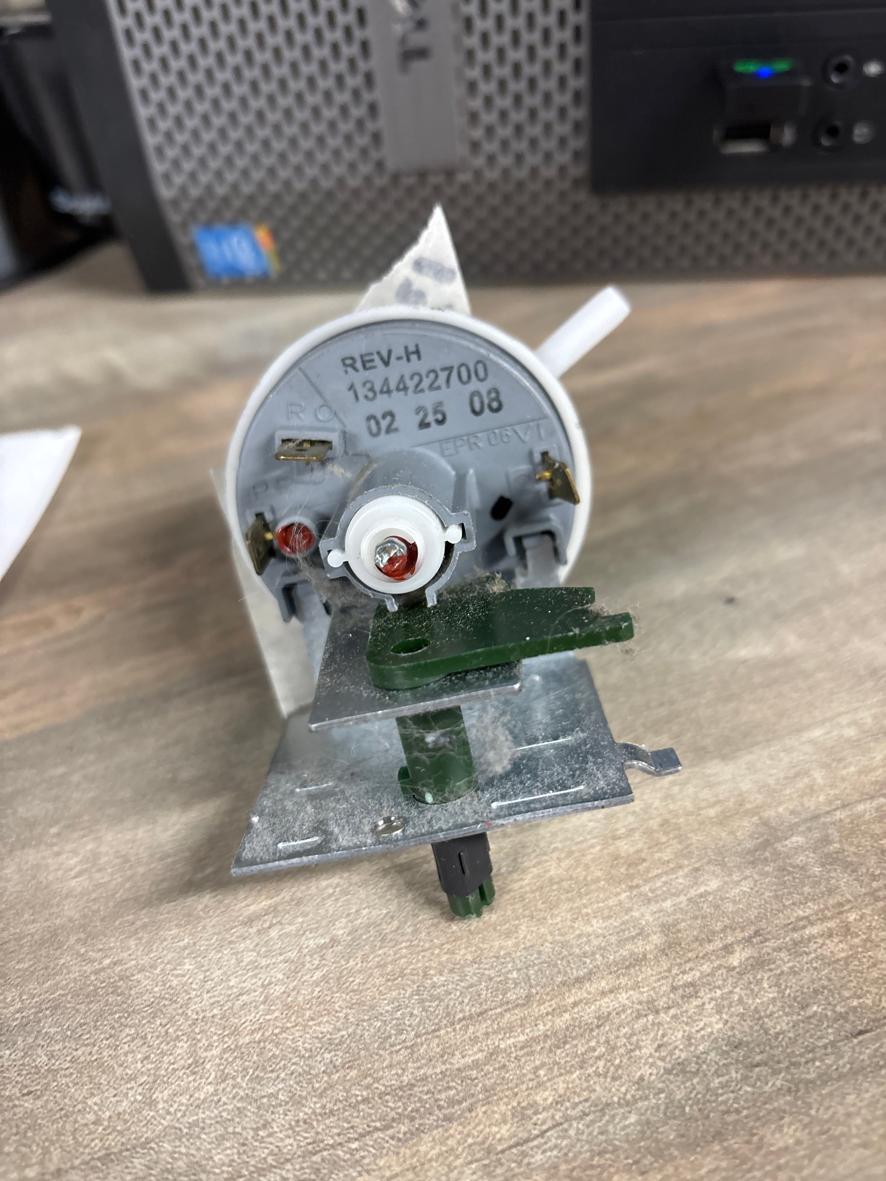 Frigidaire Washer Pressure Switch 134422700